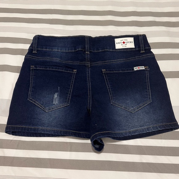 Lucky Brand Short. - Picture 2 of 5